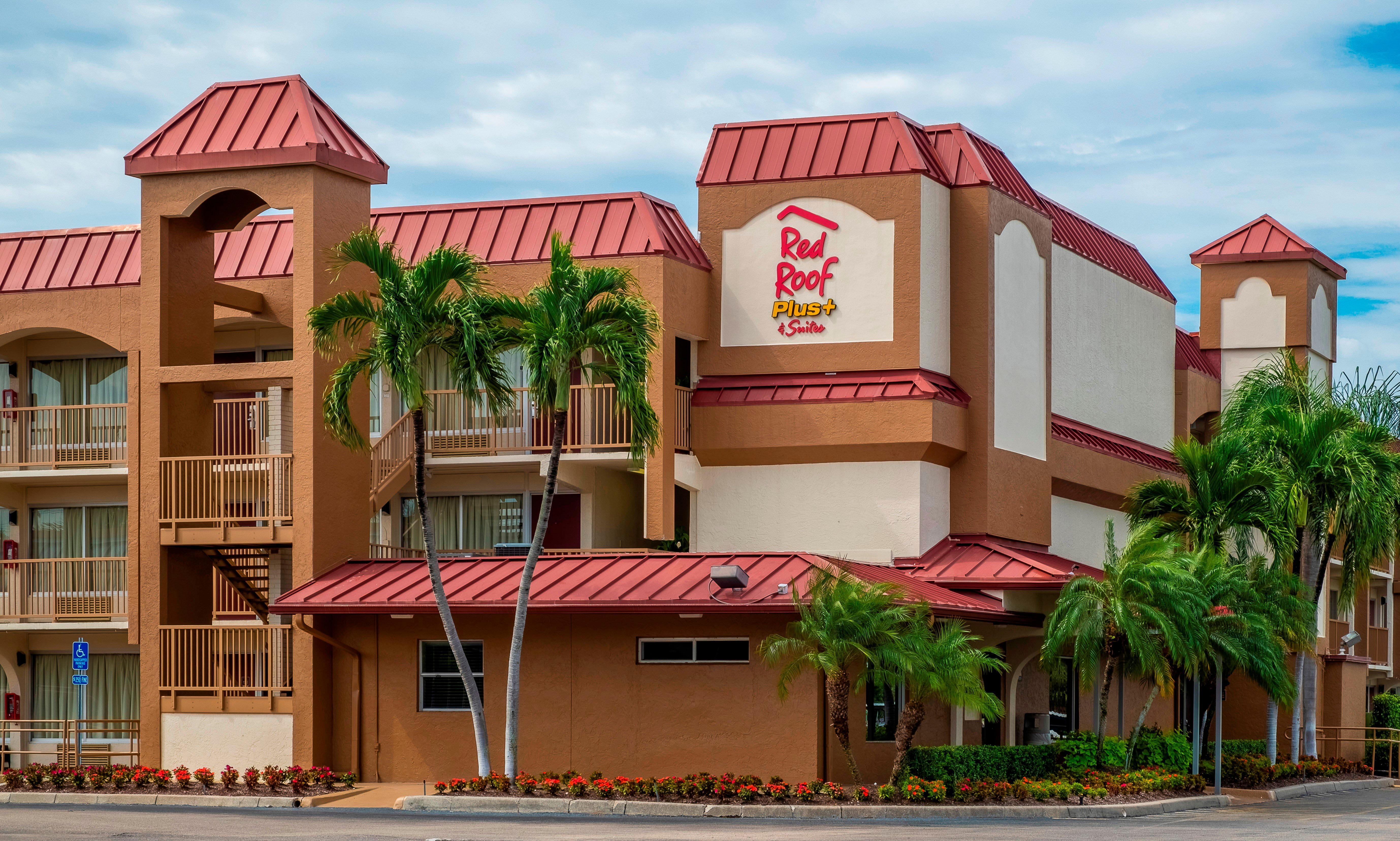 Red Roof Inn Plus+ & Suites Naples Downtown-5Th Ave S Экстерьер фото