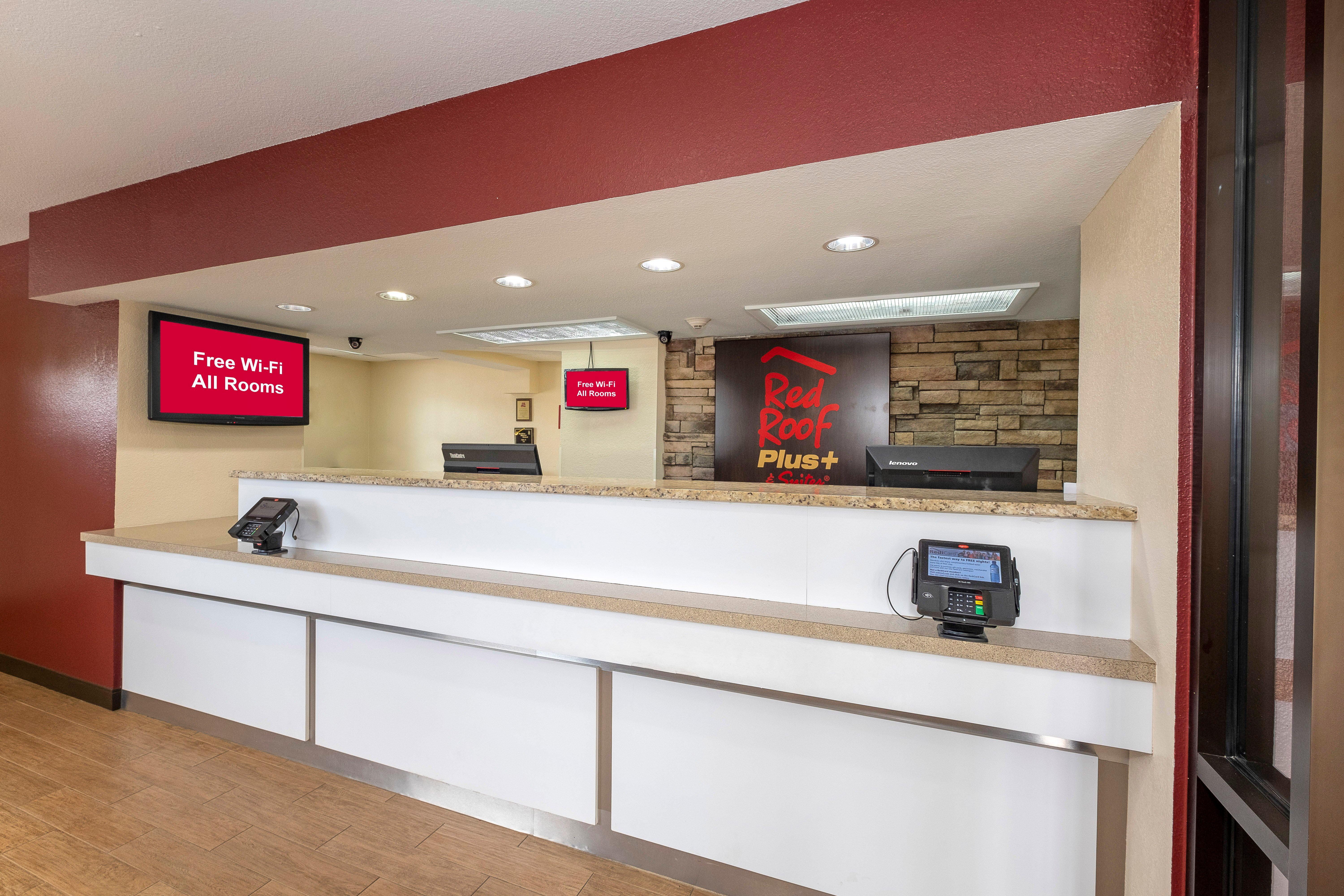 Red Roof Inn Plus+ & Suites Naples Downtown-5Th Ave S Экстерьер фото