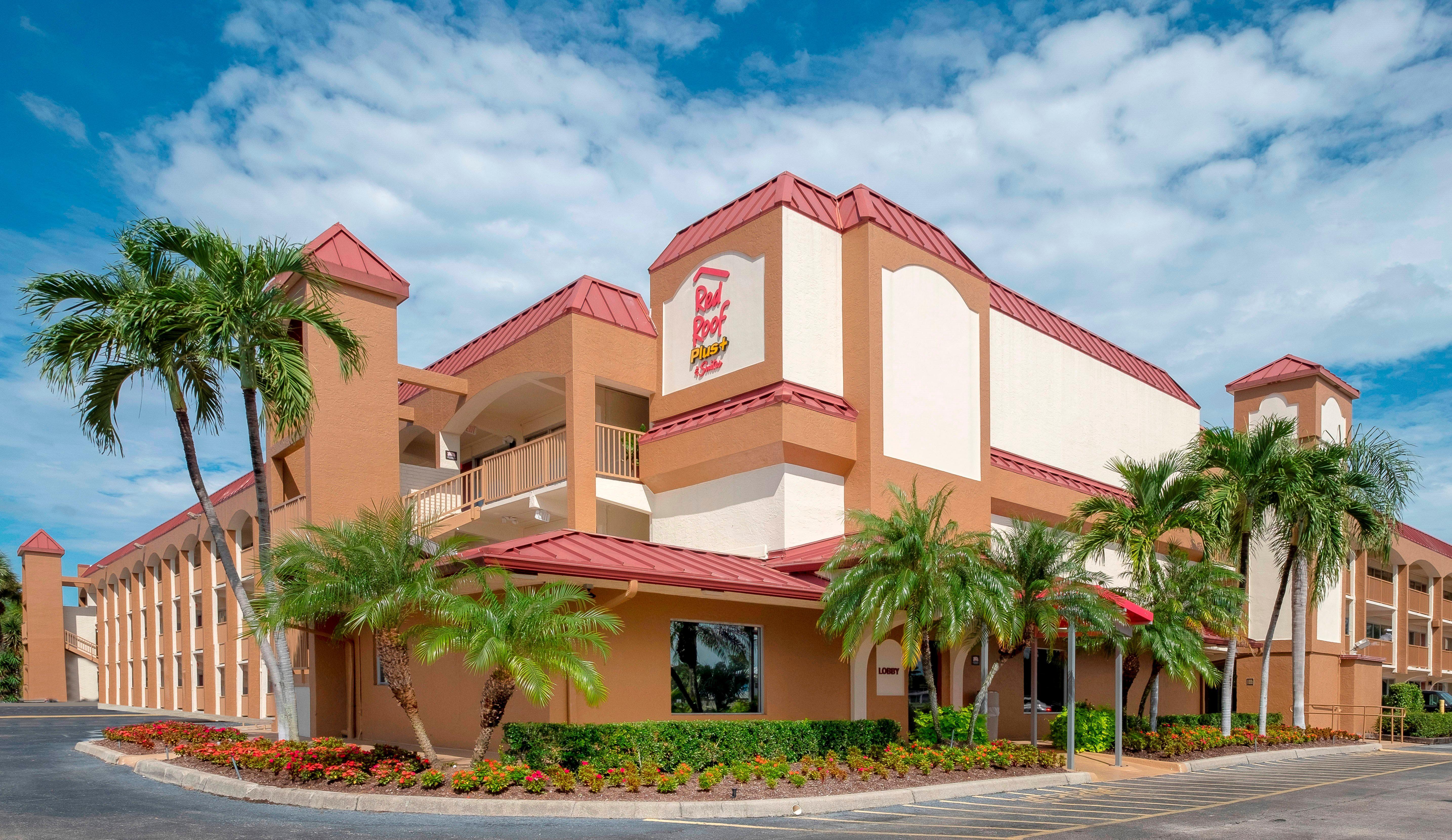 Red Roof Inn Plus+ & Suites Naples Downtown-5Th Ave S Экстерьер фото