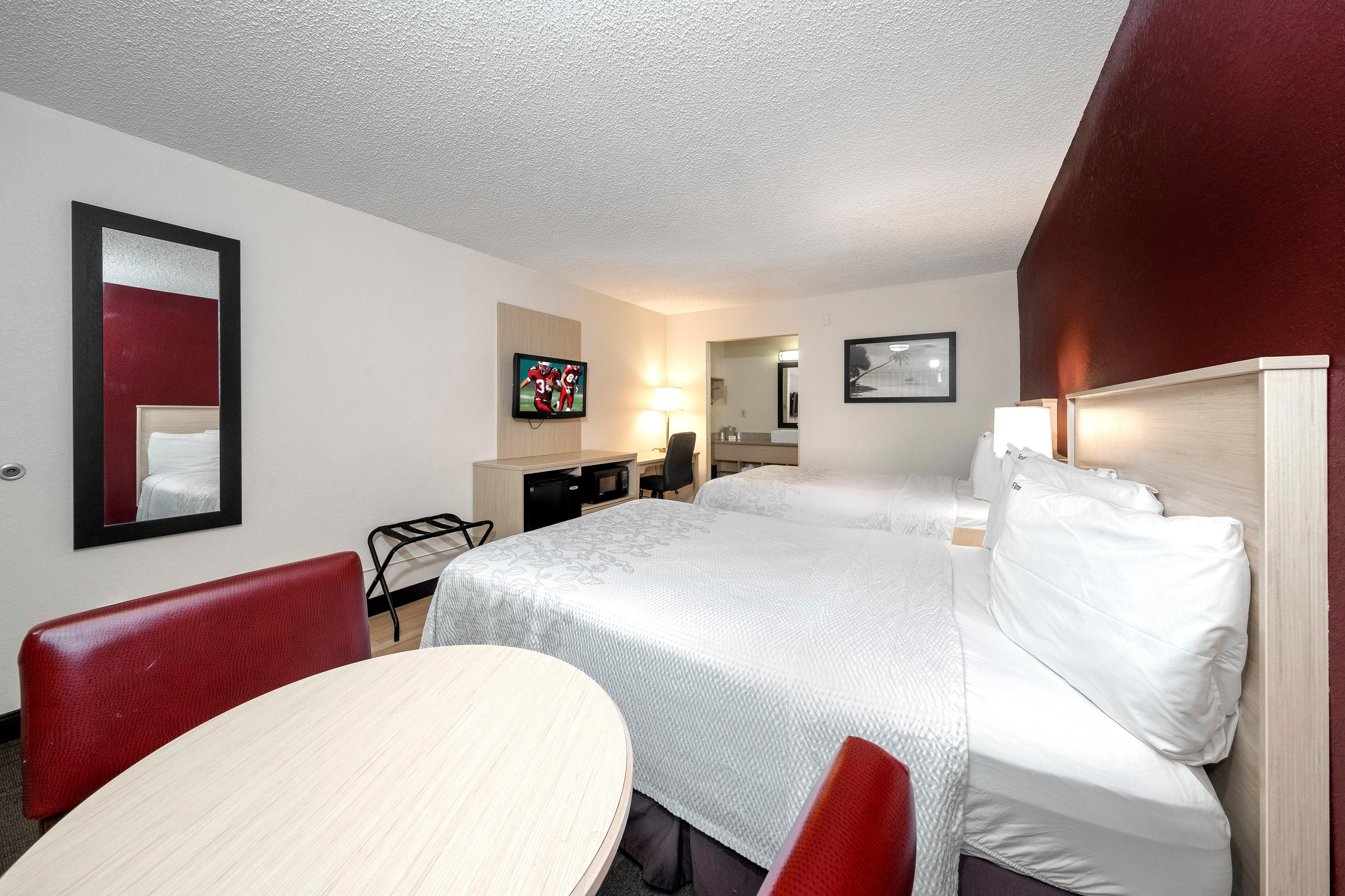 Red Roof Inn Plus+ & Suites Naples Downtown-5Th Ave S Экстерьер фото