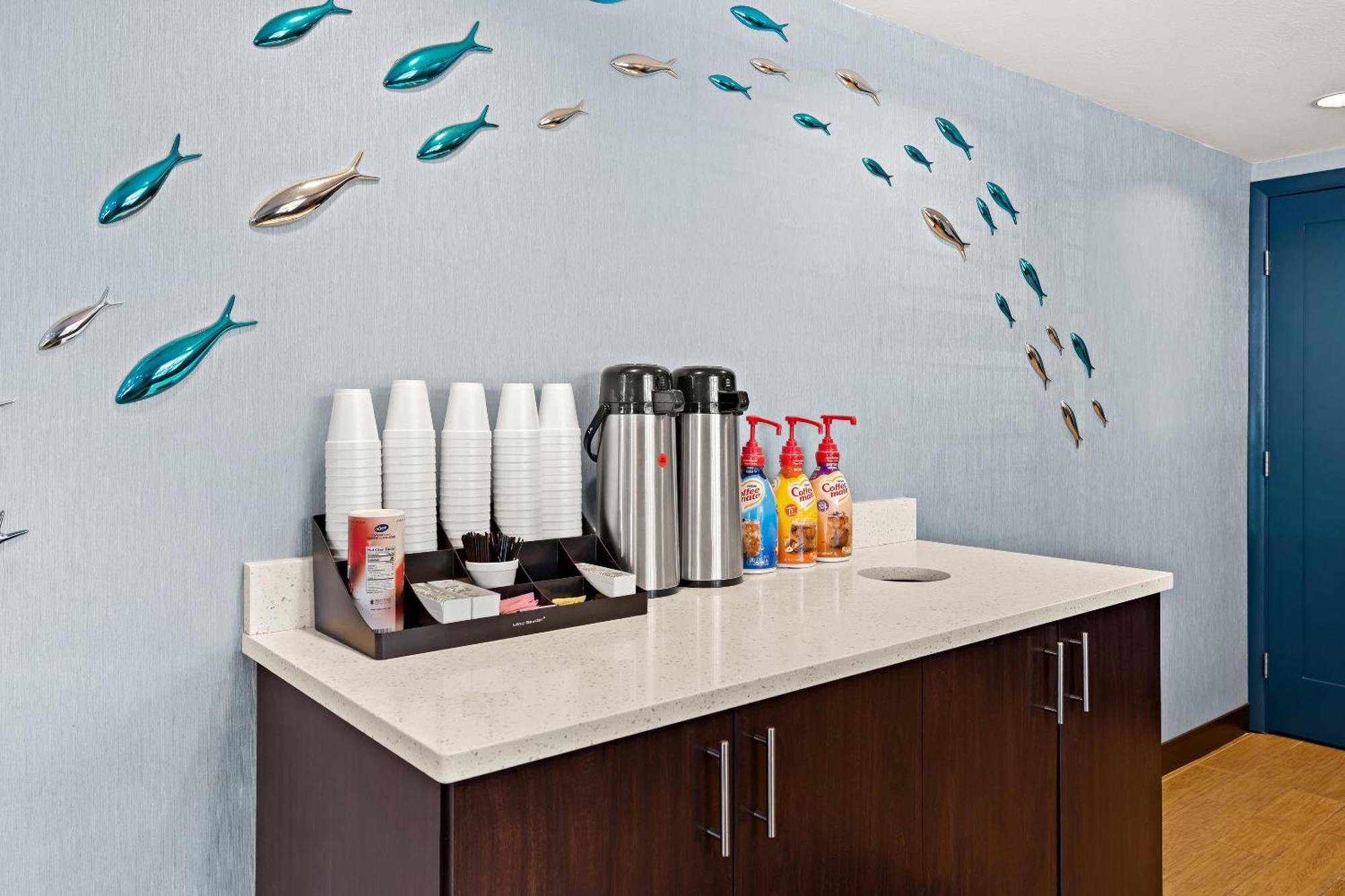 Red Roof Inn Plus+ & Suites Naples Downtown-5Th Ave S Экстерьер фото