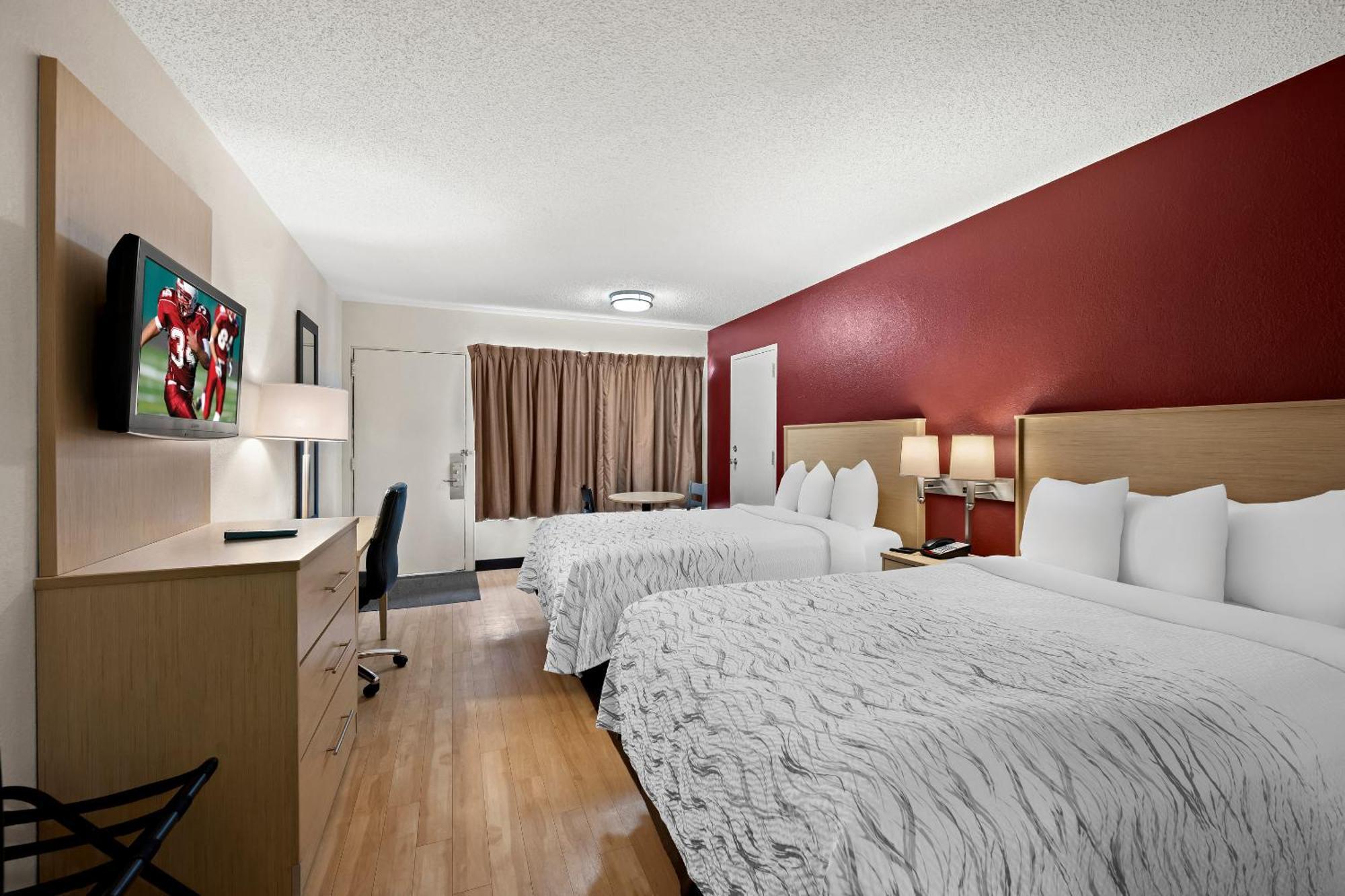 Red Roof Inn Plus+ & Suites Naples Downtown-5Th Ave S Экстерьер фото